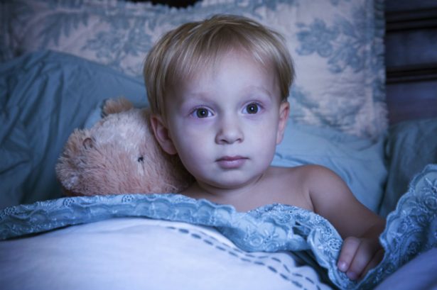 Как преодолевать выраженные трудности со сном у ребёнка с РАС